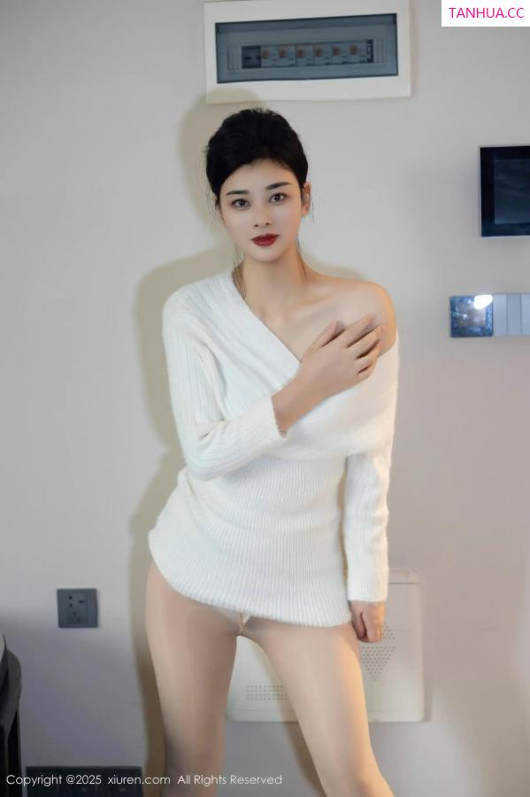   [XiuRen]高清写真图 2025.11.14 No.10986 徐清妍 肉色丝袜第30张图片